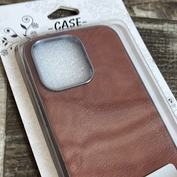 iPhone 12 6.1 inch screen leather case - Picture 6 of 6